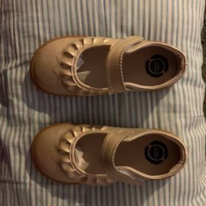 Livie and Luca champagne Ruches